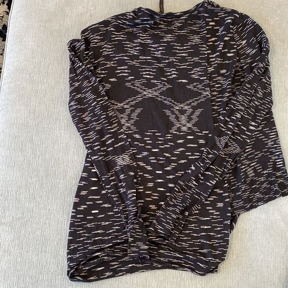 BCBGMAXAZRIA Asymmetrical Long Sleeve Knit Scoop Neck Light Sweater Top - Picture 6 of 9